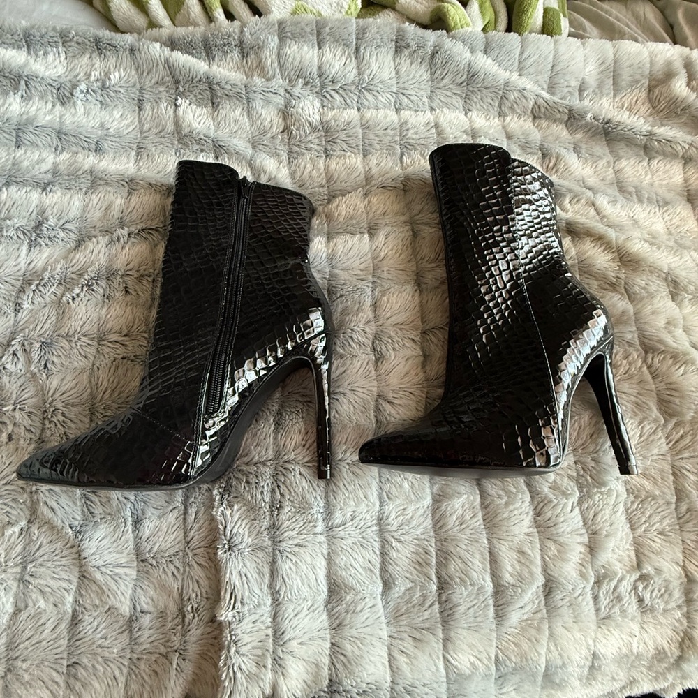 Black Crocodile-Embossed mid-calf Boots